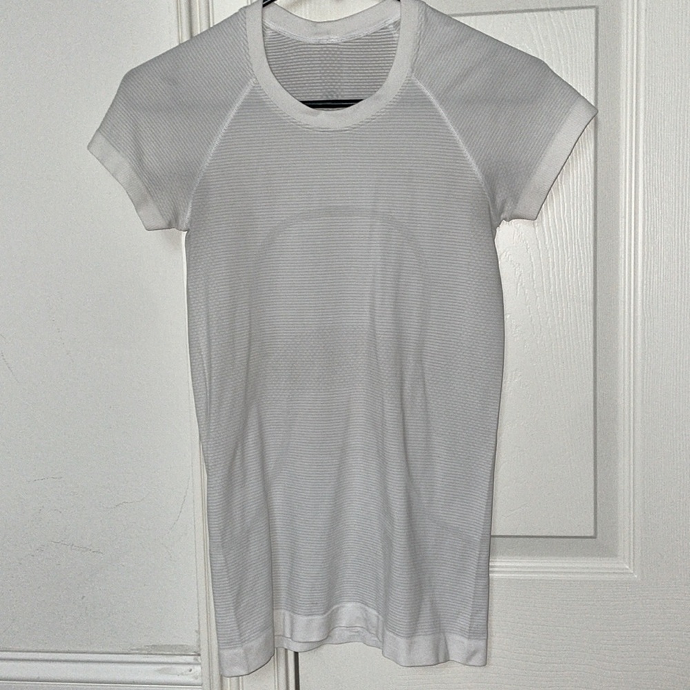 White lululemon swiftly tech size 4
